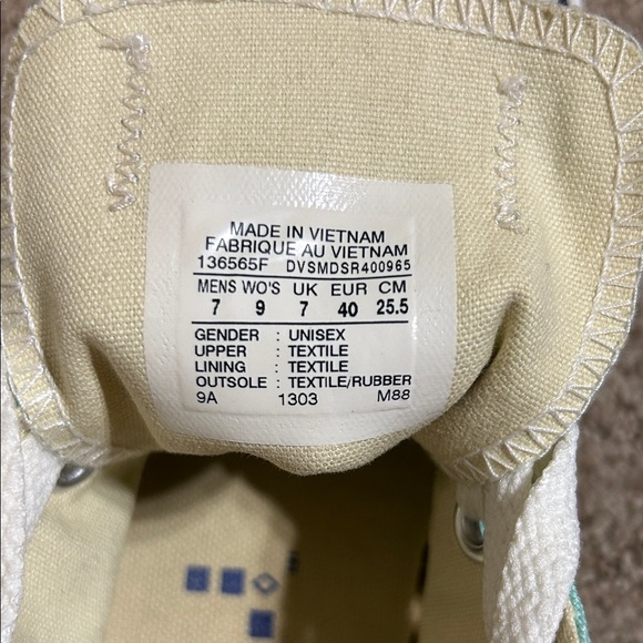 Chuck Taylor All Star Low Top Sneaker - Unisex - Picture 9 of 11